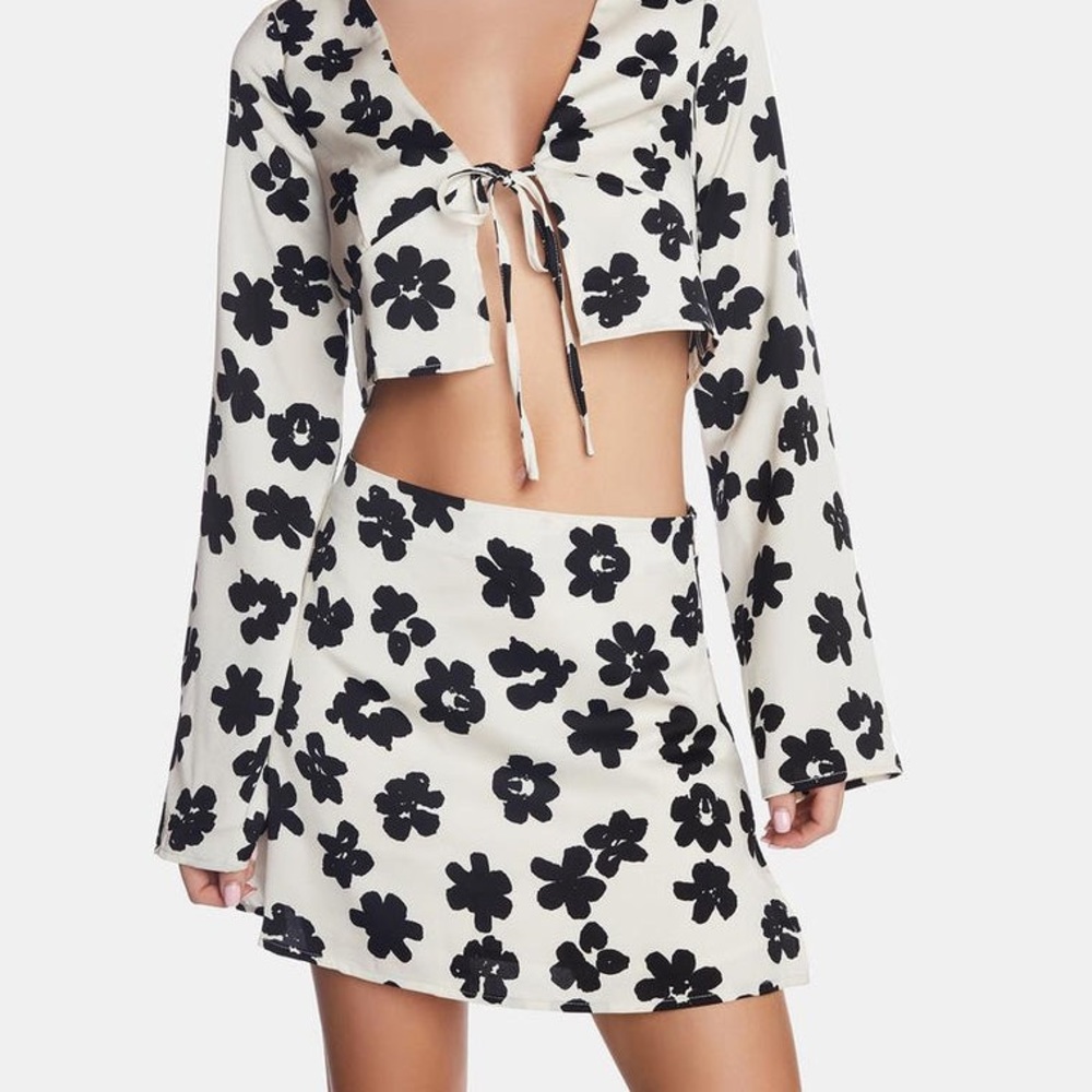 90’s black and white flower mini skirt and top NWT